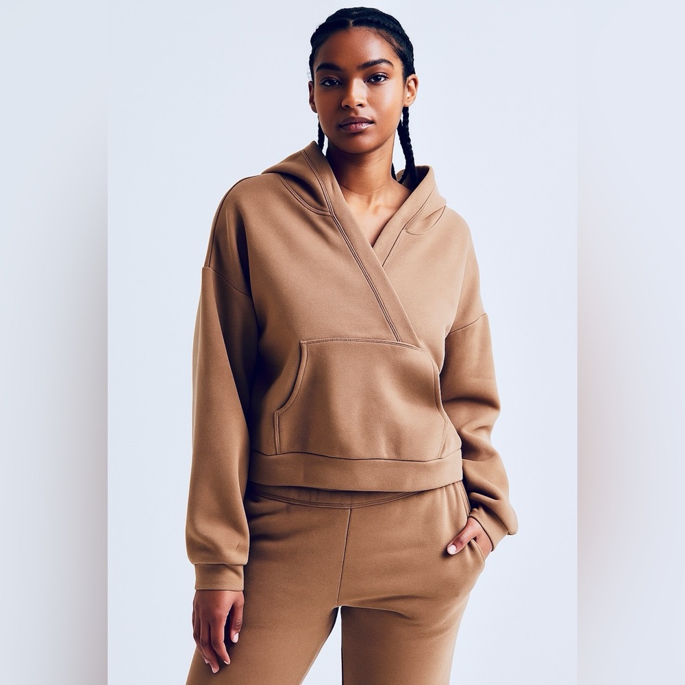 🇨🇦 Joe Fresh x Sasha Exeter mocha super soft active crop hoodie, women size M